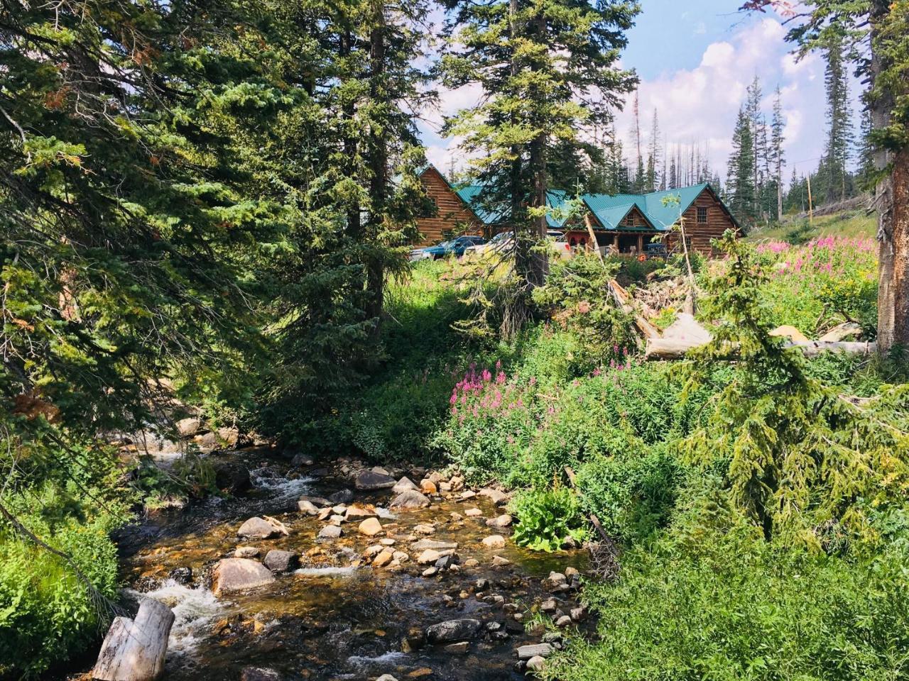 Snowy Mountain Lodge Centennial Exterior photo